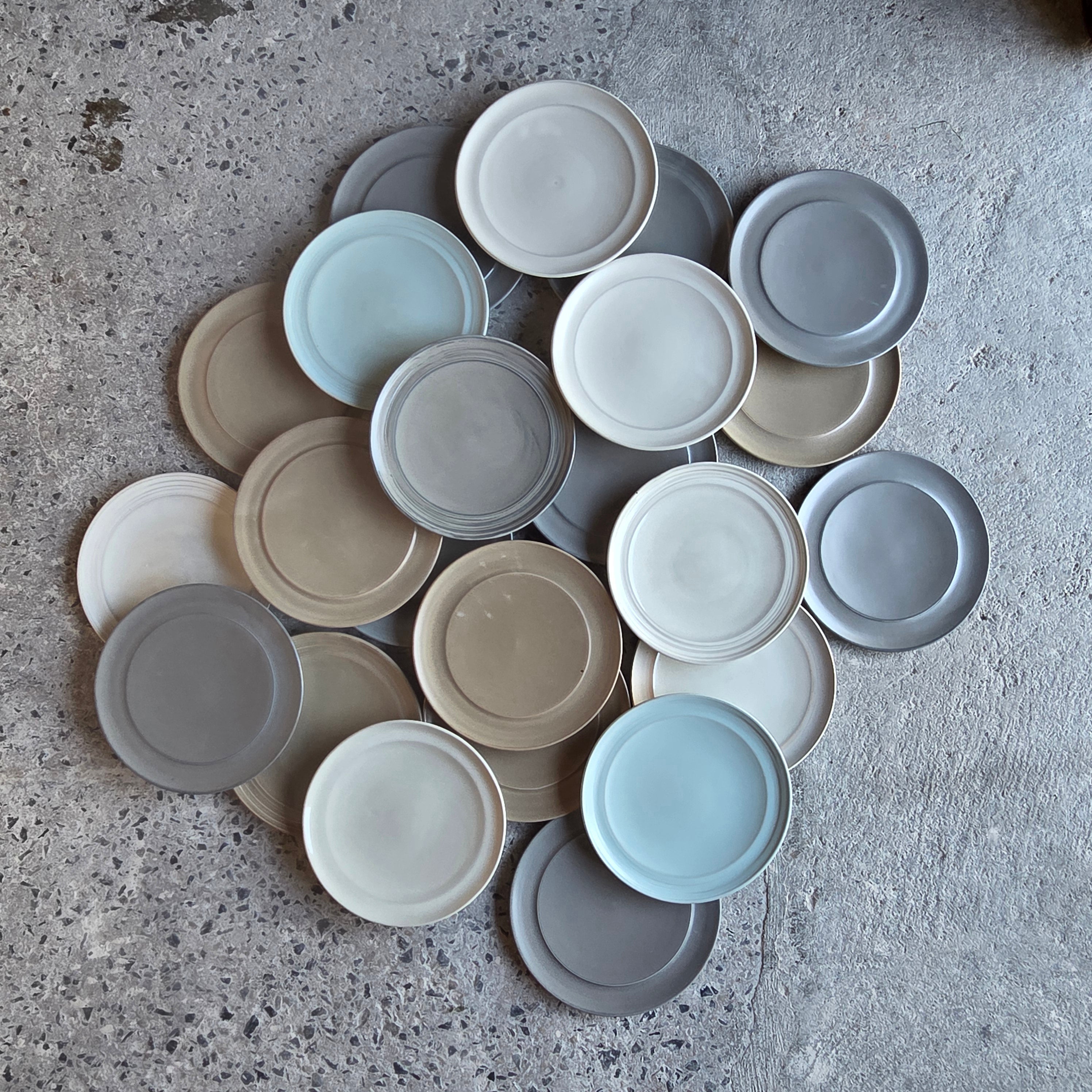 9" Frame Plates — Hospitality Overstock Set of 24 (Mix)