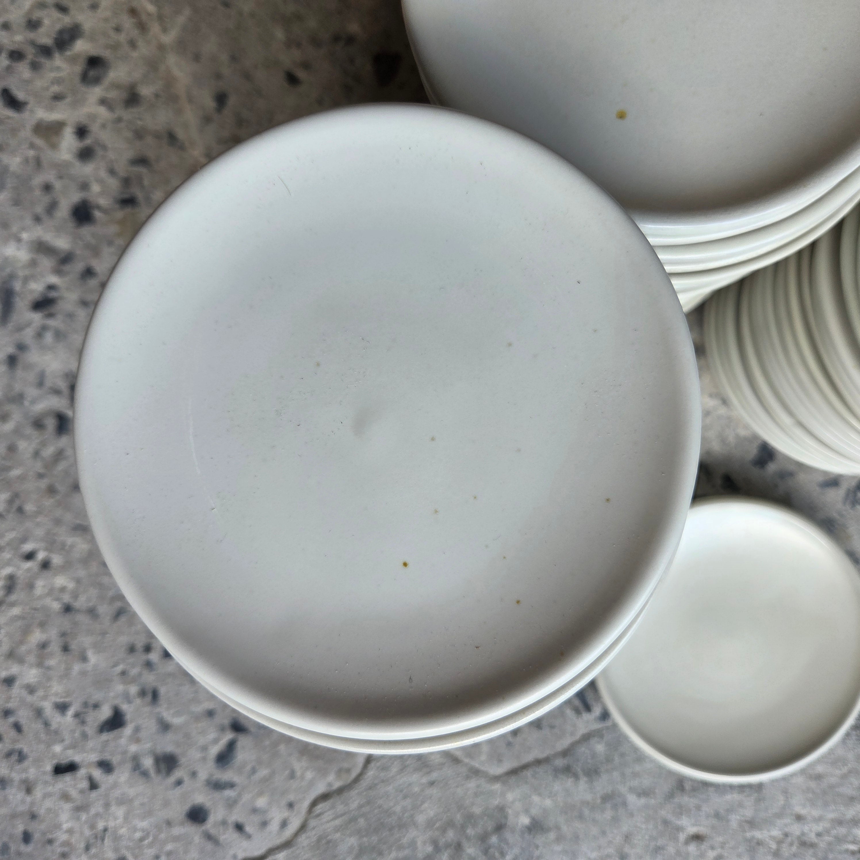 5.5" Table Plate — Hospitality Overstock Set of 67 (Meringue)