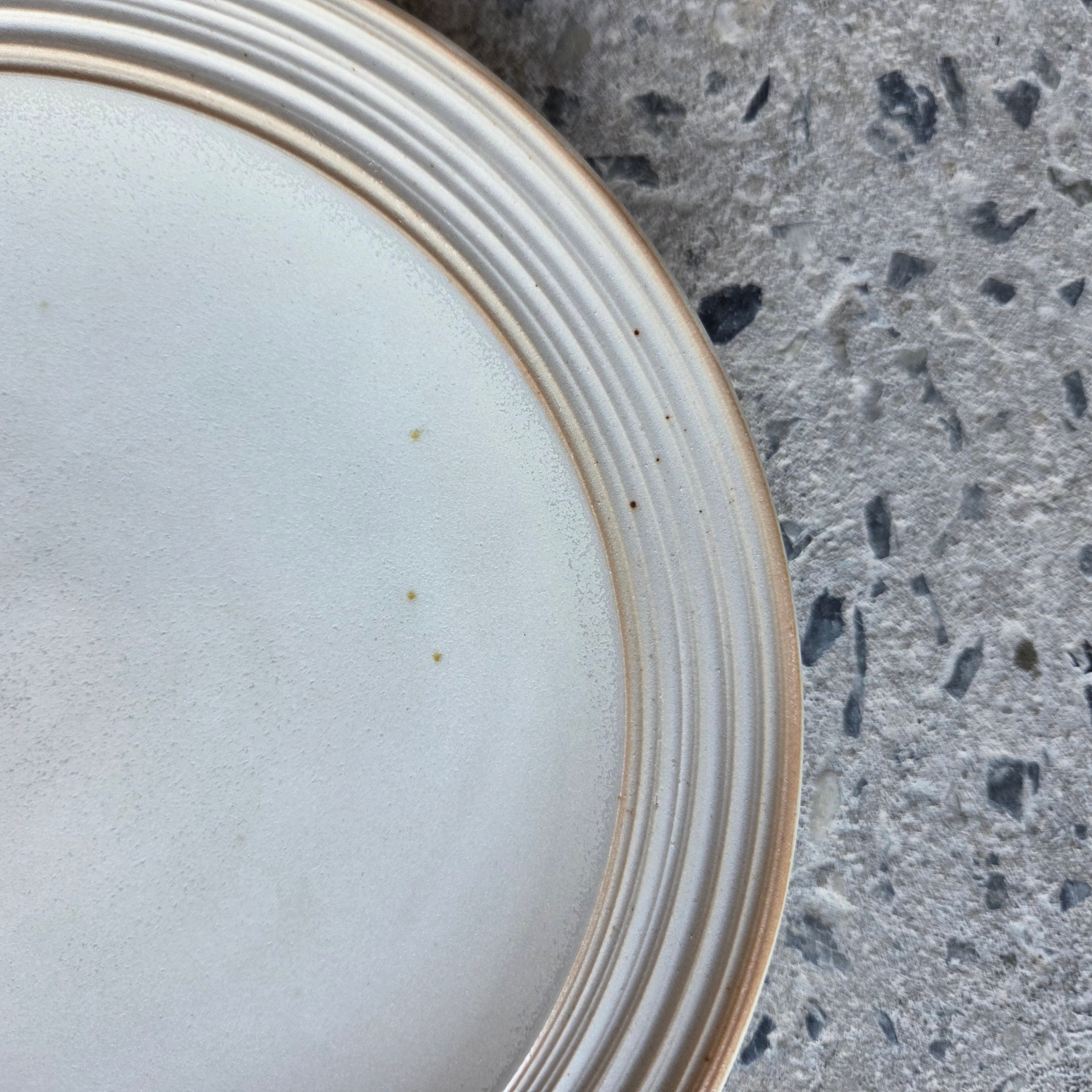 9" Frame Plates — Hospitality Overstock Set of 20 (Meringue - Raw Frame)